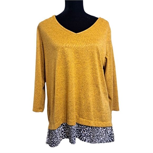 Notations Light Weight Tunic - Picture 1 of 9